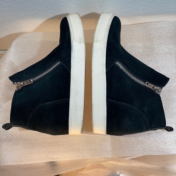 Steve Madden Wedgie Black Suede Ankle Boots 9.5 Hidden Wedge - Picture 4 of 10